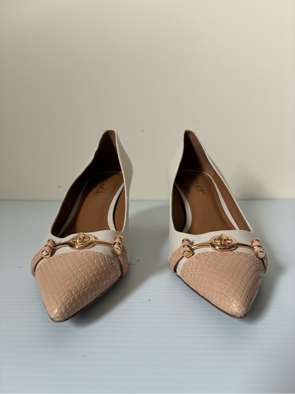 Coach Lauri Ivory Nude Colorblock Leather Pointed Toe Kitten Heel Pumps size 8.5 - Picture 6 of 12